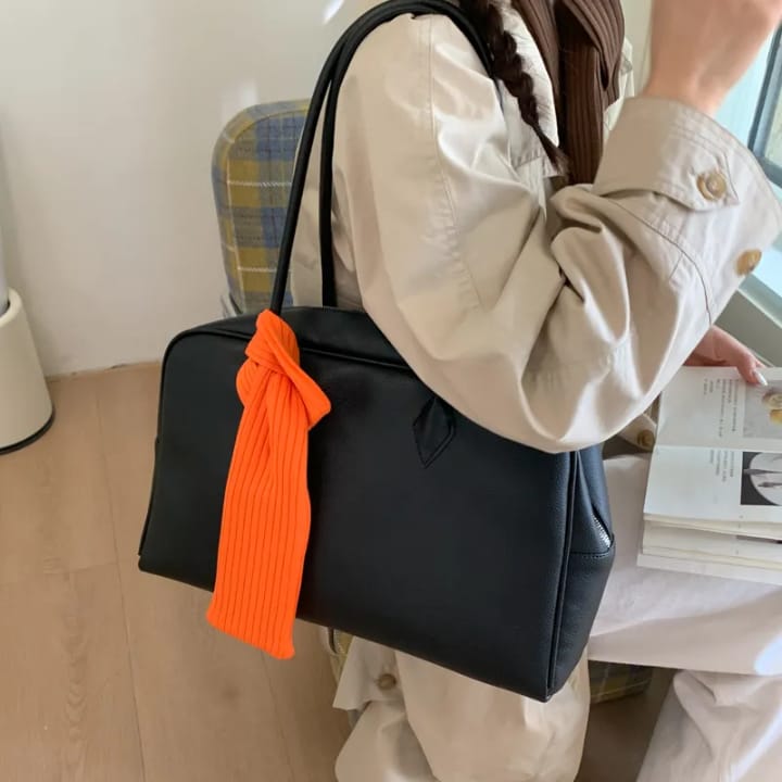 CarryKnit –Crossbody Phone Sleeve
